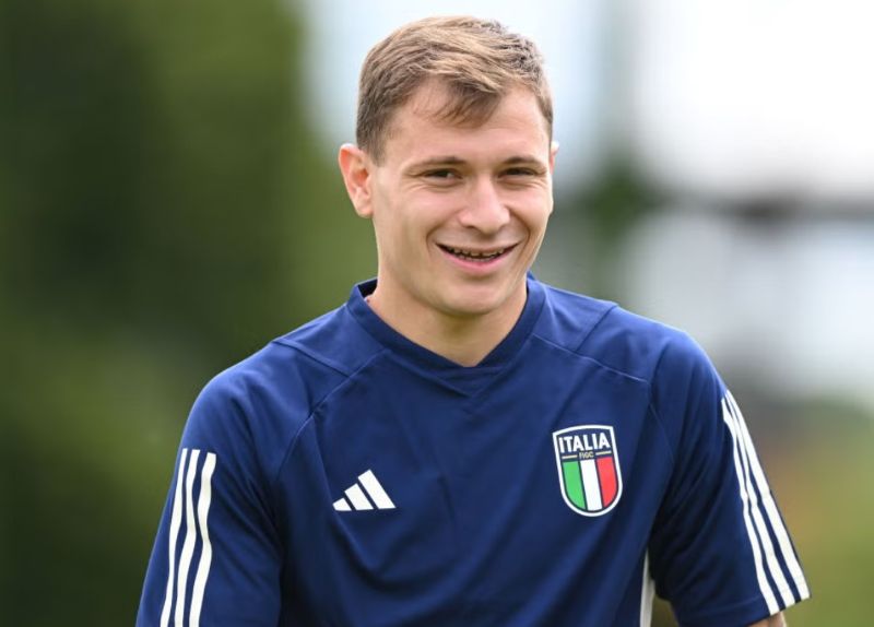 Anh mang đến sự chắc chắn, tinh thần chiến đấu và nhịp độ trận đấu ổn định cho đội bóng