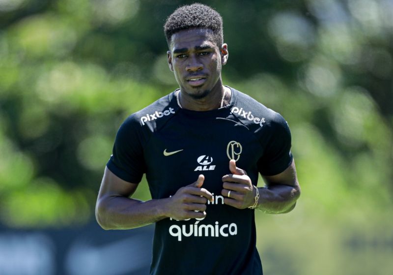 Félix Torres là trung vệ tài năng nổi bật trên sân cỏ quốc tế