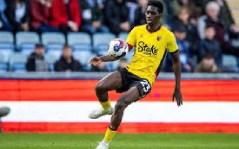 Ismaïla Sarr là cầu thủ châu Phi sở hữu tốc độ bứt phá ấn tượng.