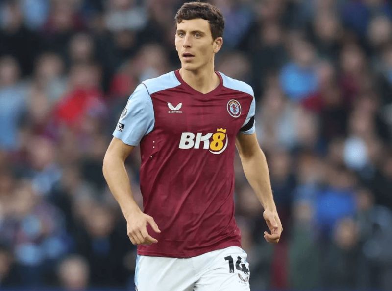 Pau Torres là trung vệ xuất sắc của Villarreal, nổi bật với khả năng phòng ngự chắc chắn